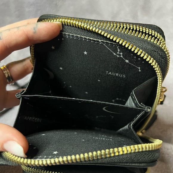 Crossbody - Picture 3 of 5